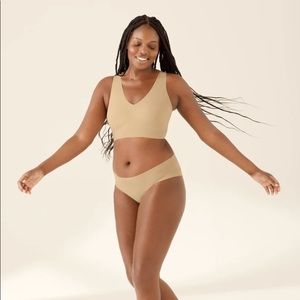True Body V-Neck Bralette Size Large Color Desert (tan)